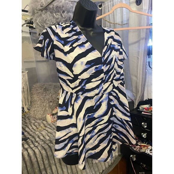 Torrid georgette peplum top/shirt/blouse  Size 2 (plus size - Picture 1 of 6